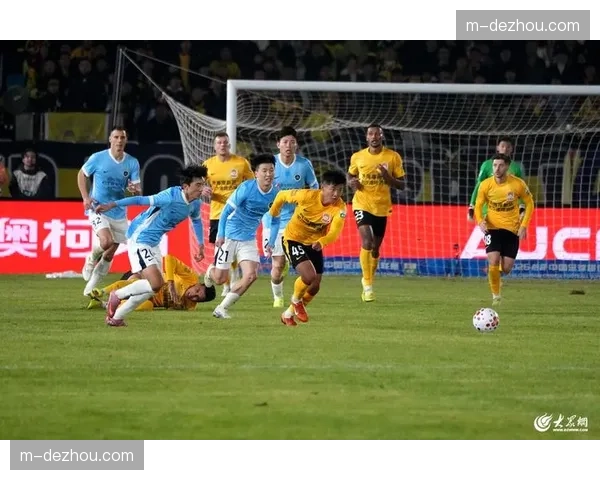 青岛西海岸一球小胜深圳新鹏城 戴维森制胜球价值连城
